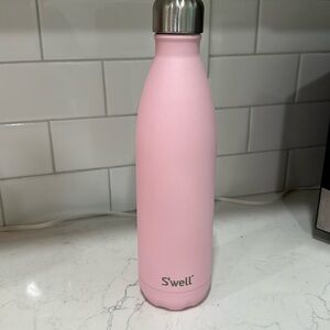 24 oz swell bottle
